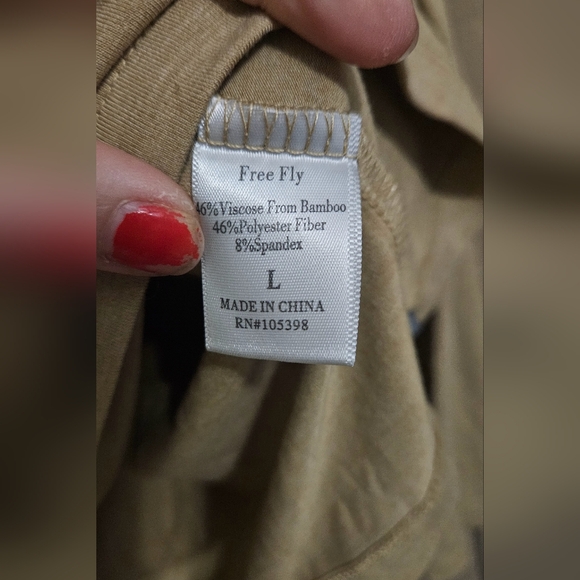 FREE FLY Men's Bamboo Flex Henley in Heathered Wheat. Size L NWT - Picture 10 of 13